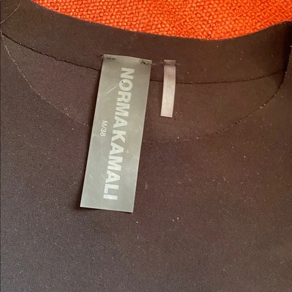 Norma Kamali shoulder pad elastic Black Long-Sleeve Top with thumbholes - Picture 4 of 8